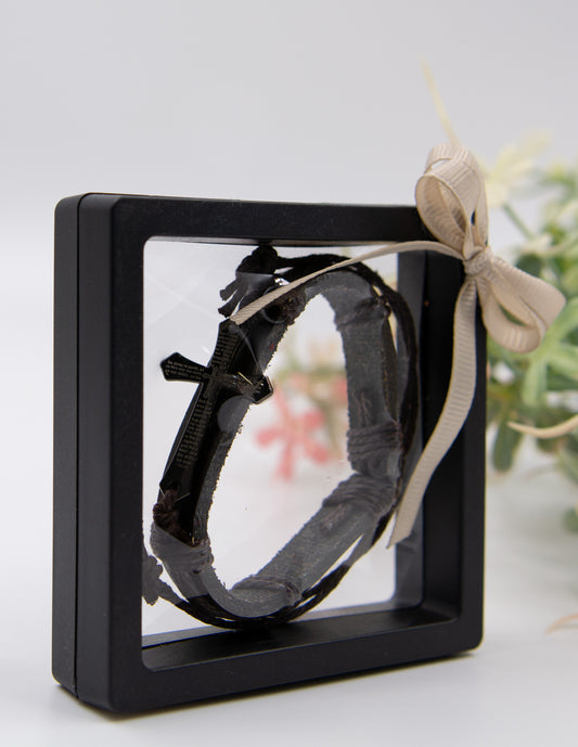Pulsera de cuero ajustable con Cruz