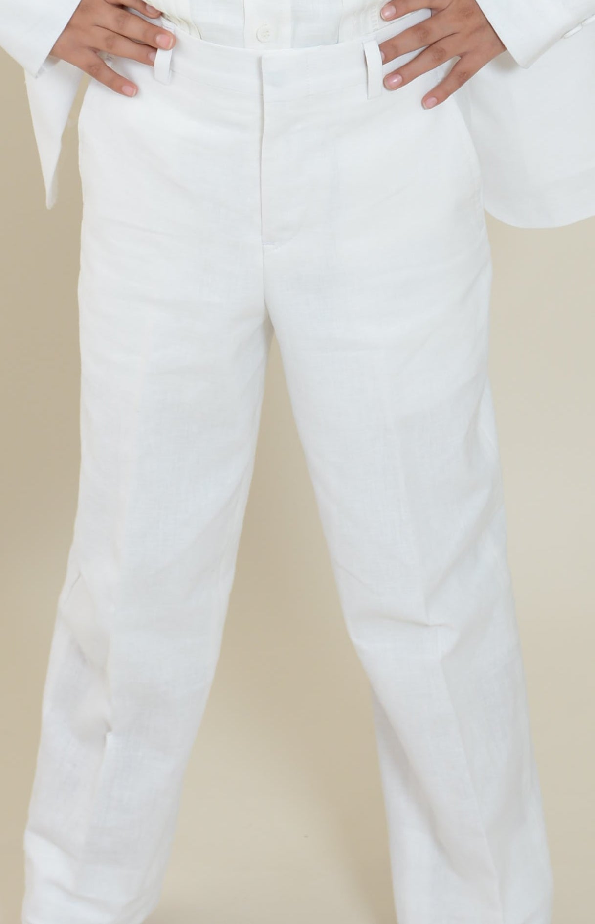 Pantalón en lino con bolsillos laterales