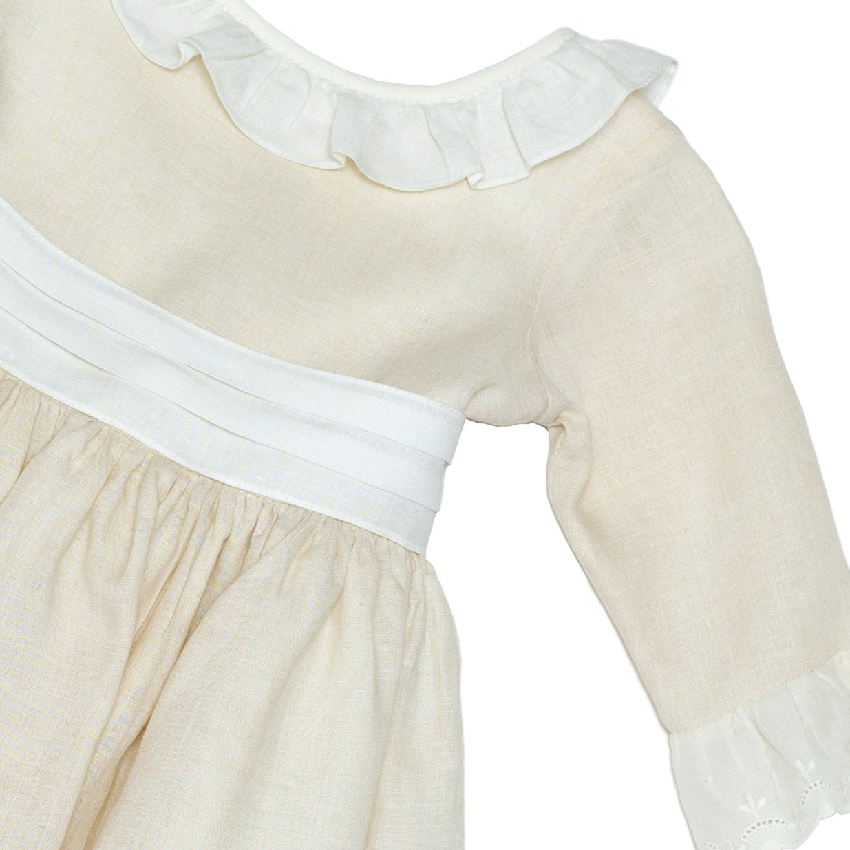 Vestido en lino con manga 3/4 y tira bordada