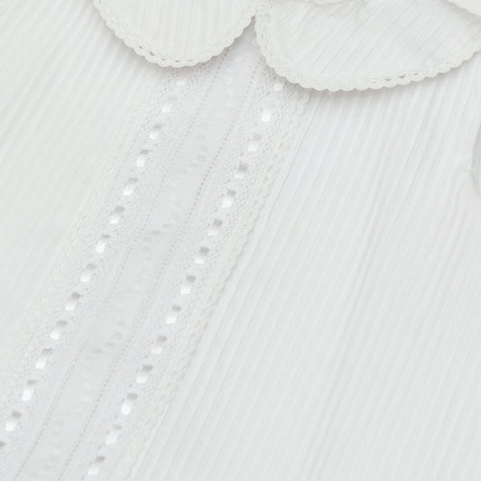 Vestido pique algodon con entredos y pasalistón con gorro y calzón