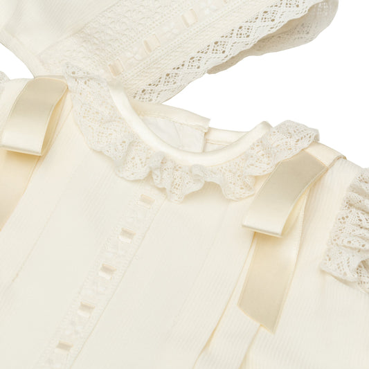 Ropón pique canutillo crudo con entredos y bolillo, manga encañonada