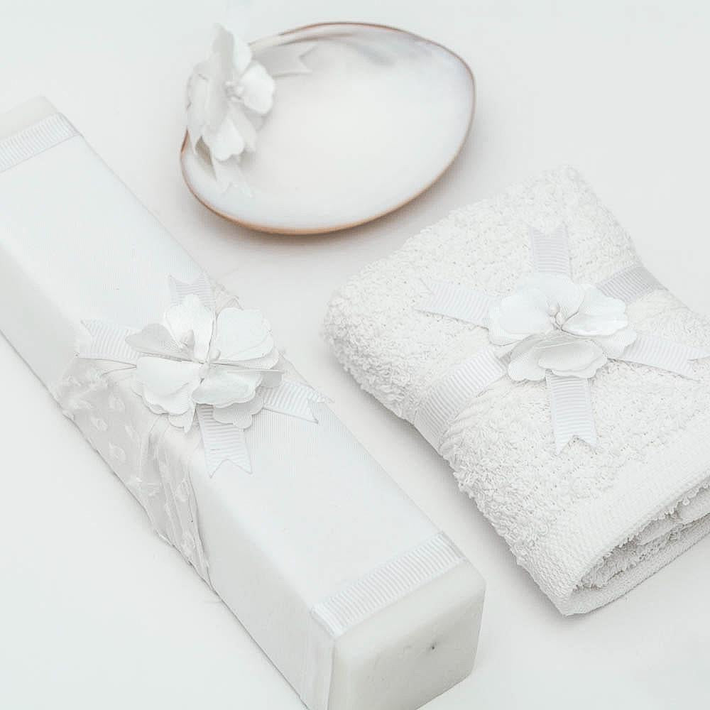 Kit de Bautizo blanco con flor