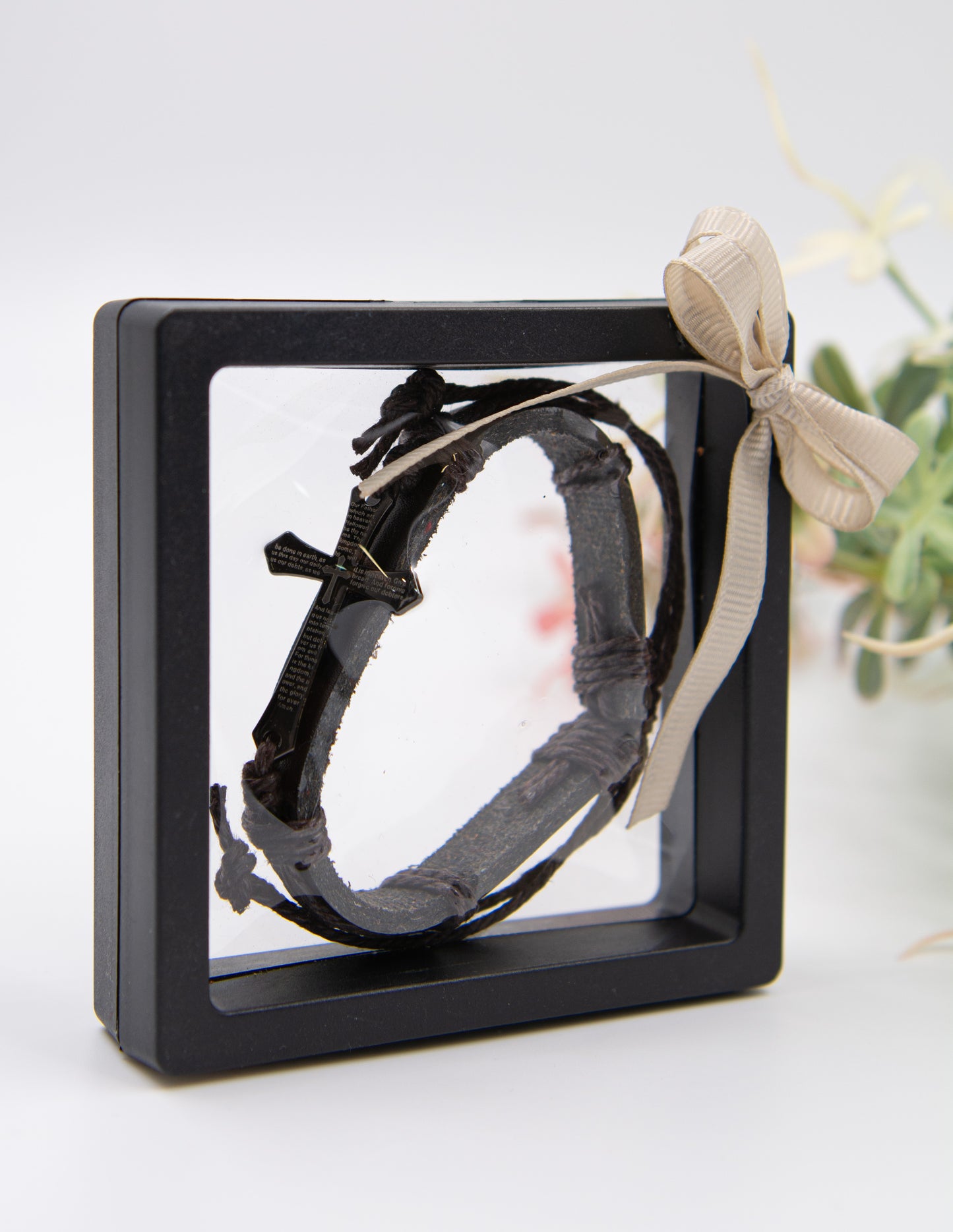 Pulsera de cuero ajustable con Cruz