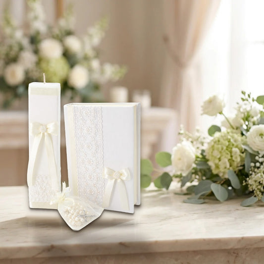 Kit de Primera Comunión, Confirmación o Boda Beige con Guipur sobre mesa de mármol con flores blancas – Casa Gala Puebla